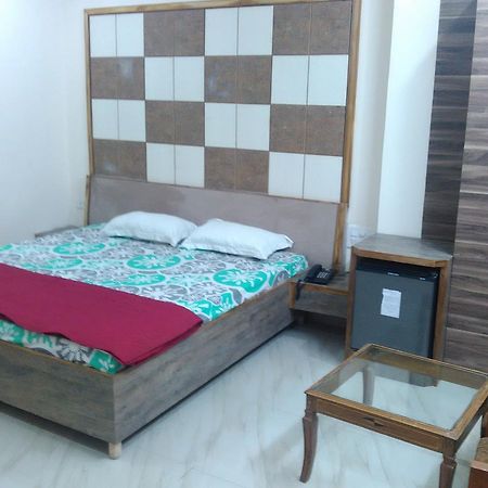 Hotel Palace Hoshiarpur Eksteriør billede